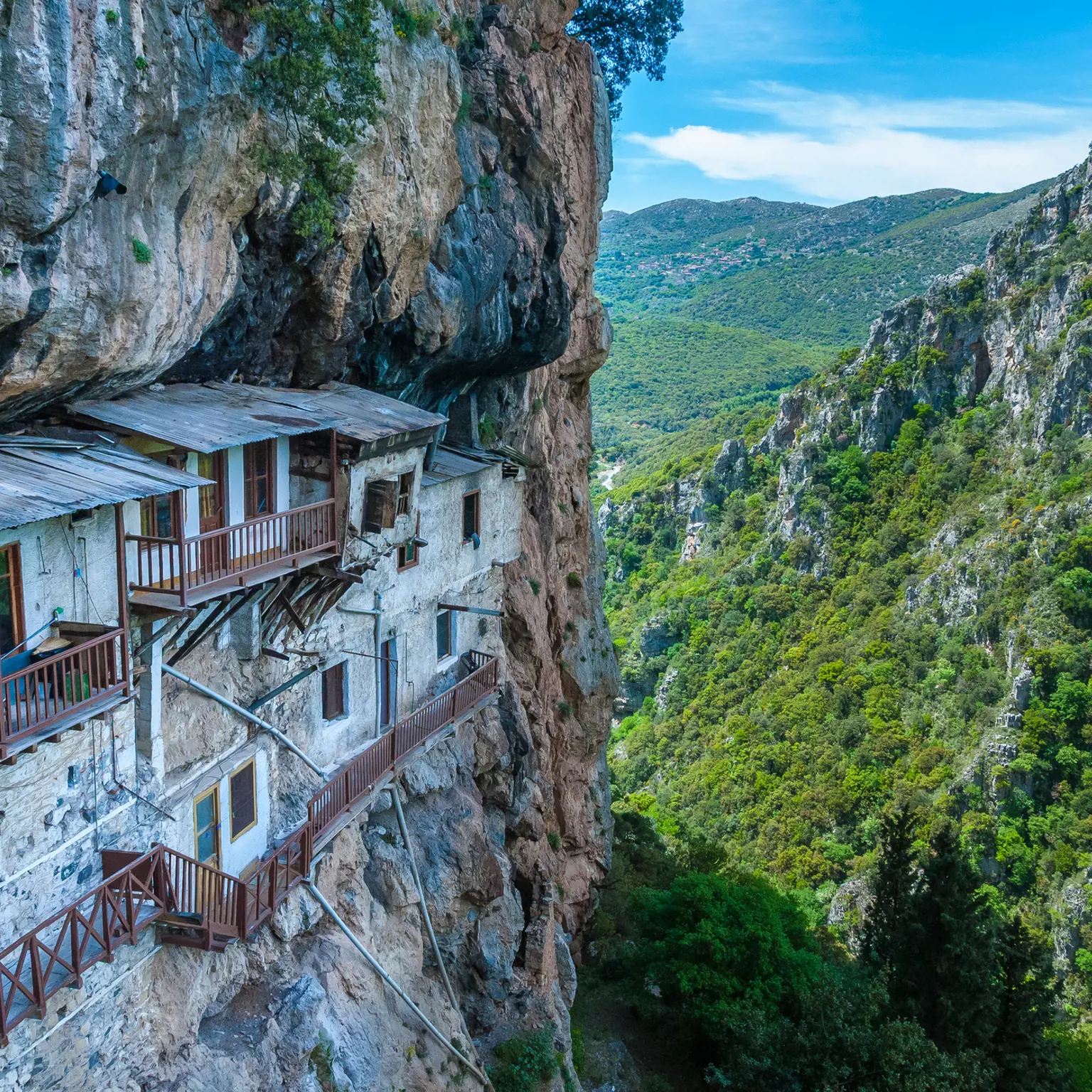 Wandere durch die einzigartige Lousios-Schlucht